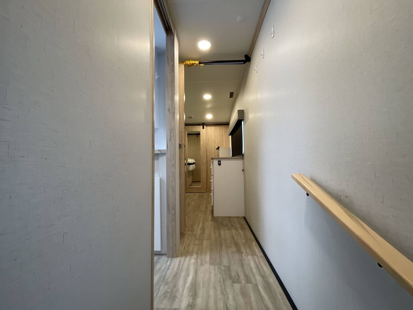 A photo of this 2023 Alliance AVENUE 33RKS