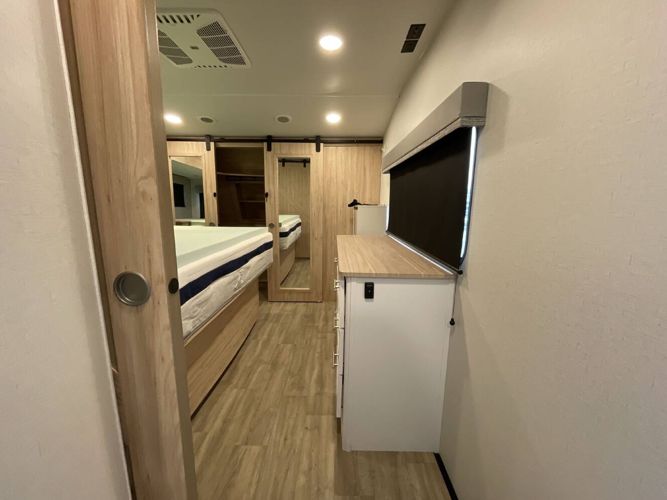 A photo of this 2023 Alliance AVENUE 33RKS