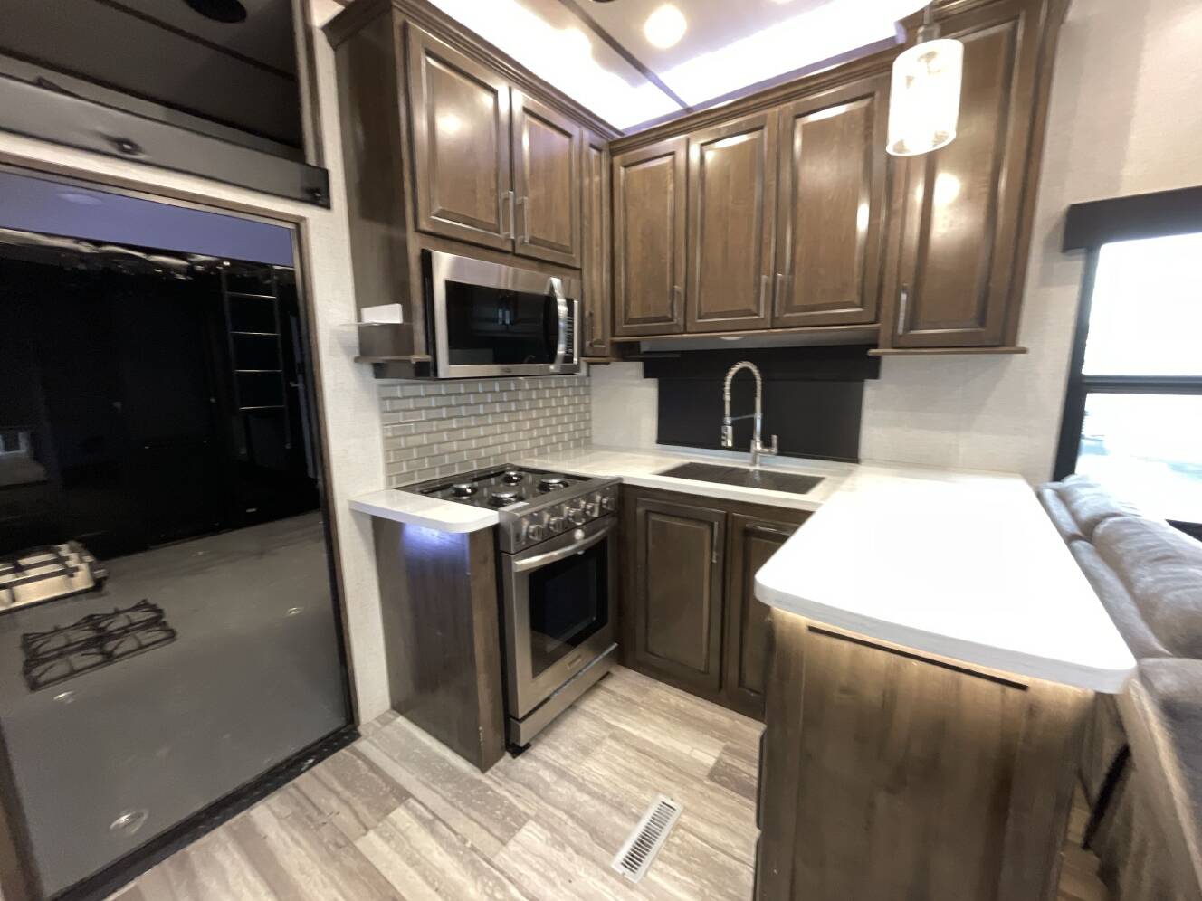 A photo of this 2022 Dutchmen VOLTAGE 4225