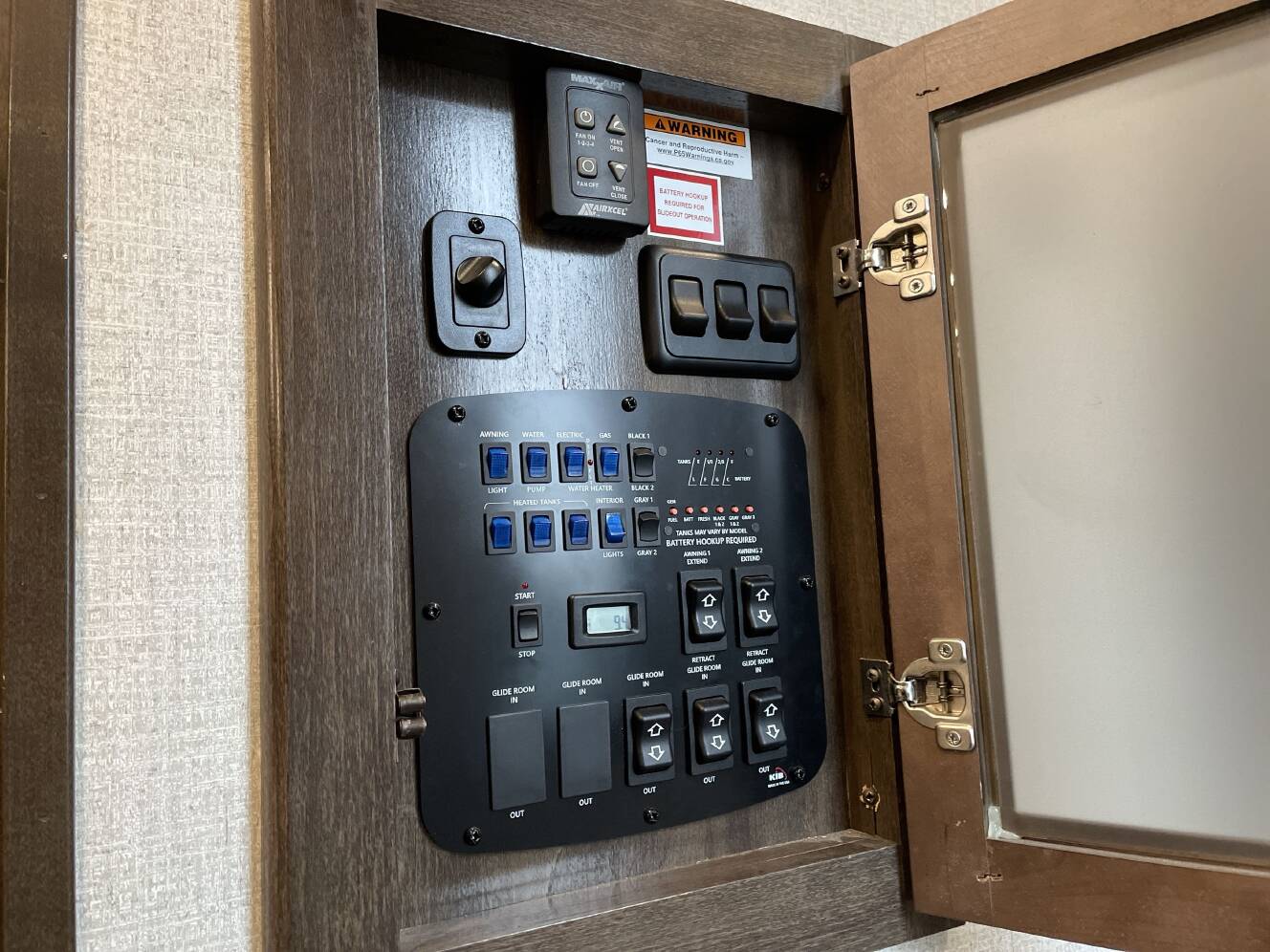A photo of this 2022 Dutchmen VOLTAGE 4225