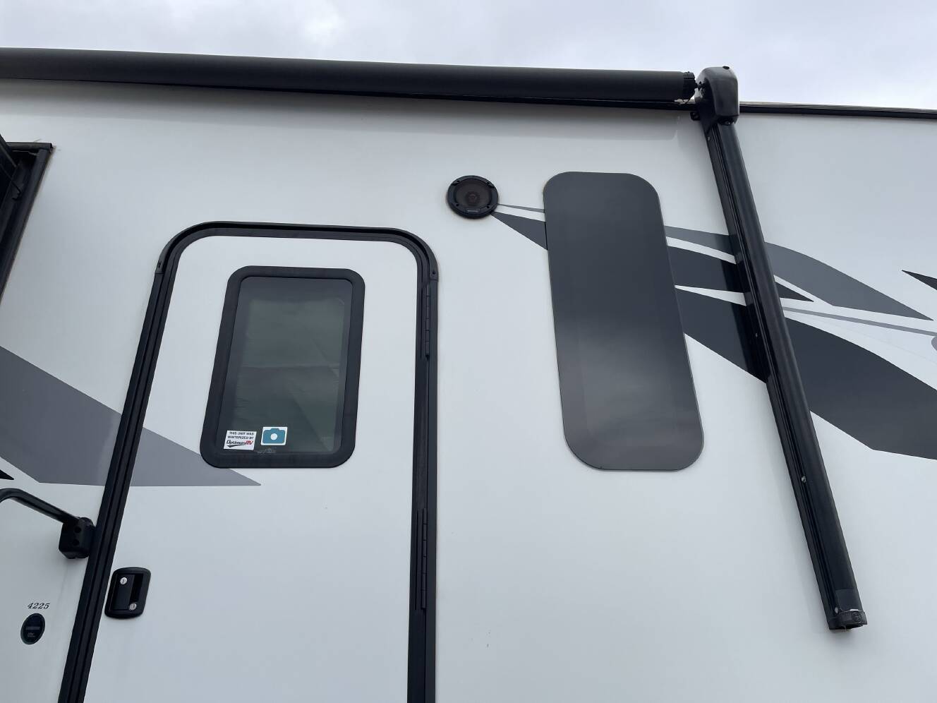 A photo of this 2022 Dutchmen VOLTAGE 4225
