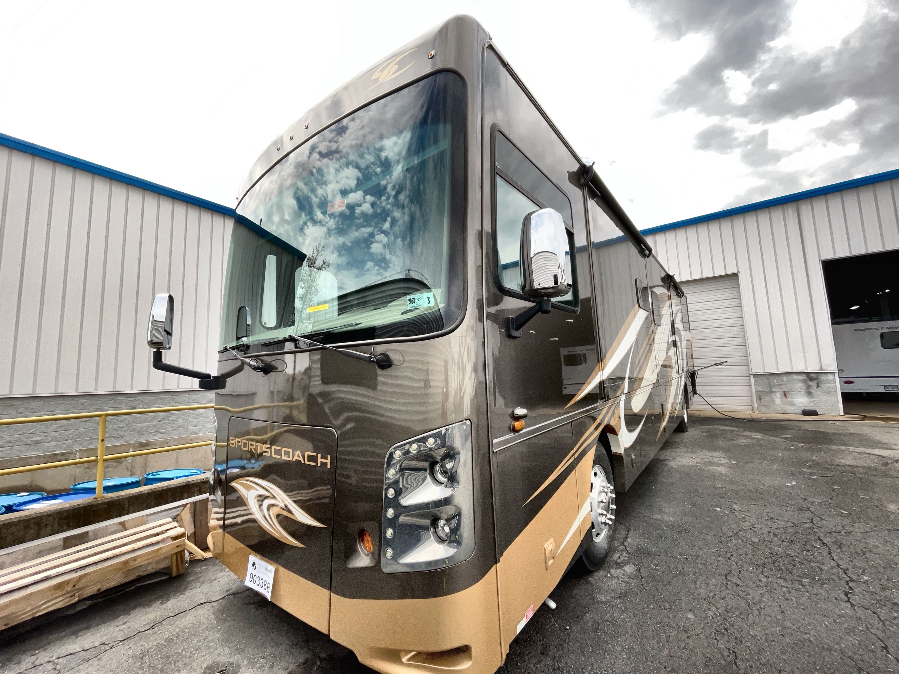 2017 Coachmen SPORTSCOACH CROSS COUNTRY 408DB in cocoa FL