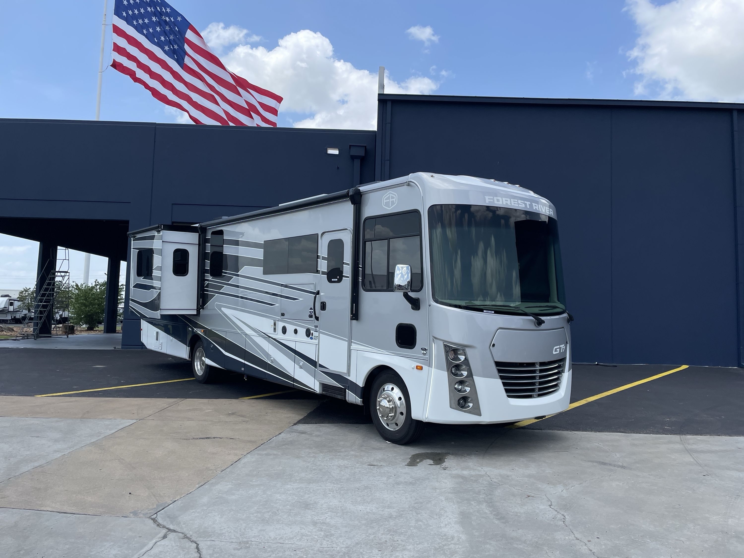 2027 Forest River GEORGETOWN 7 SERIES 36D 36D7 in katy TX