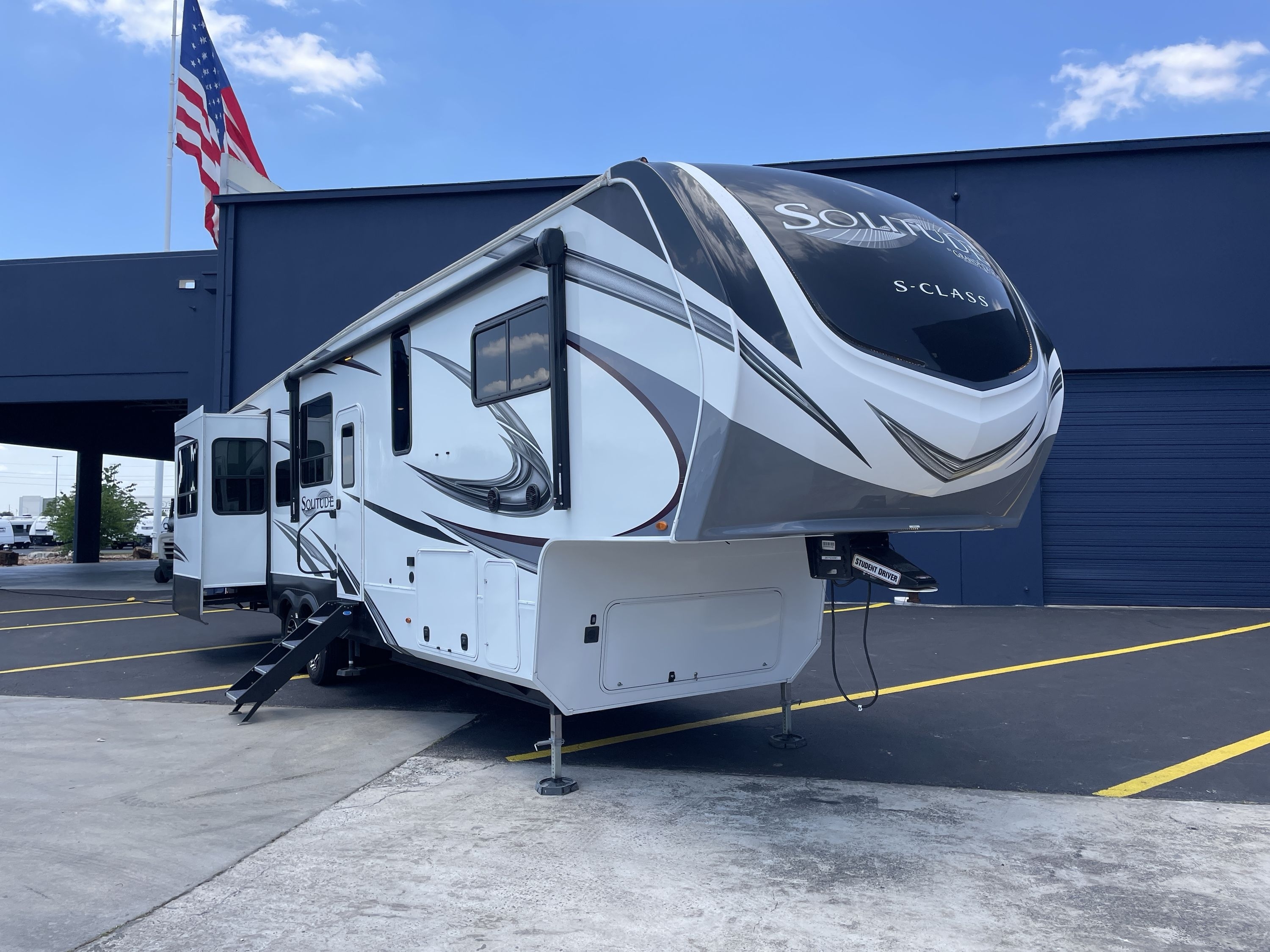 2023 Grand Design SOLITUDE 3330RE in katy TX