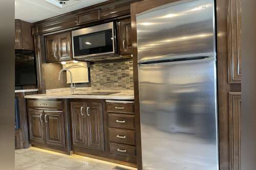 2018 Thor ARIA 3601 in golden CO