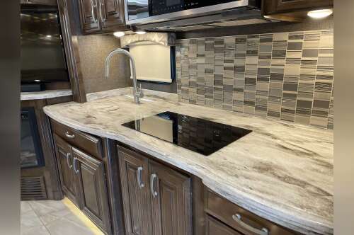 2018 Thor ARIA 3601 in golden CO