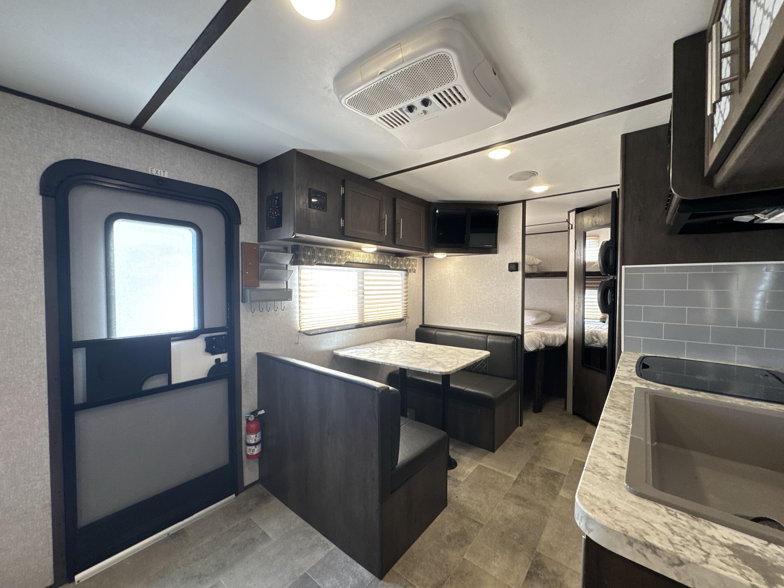 2020 Coleman COLEMAN LIGHT LX 2125BH in kingston NY