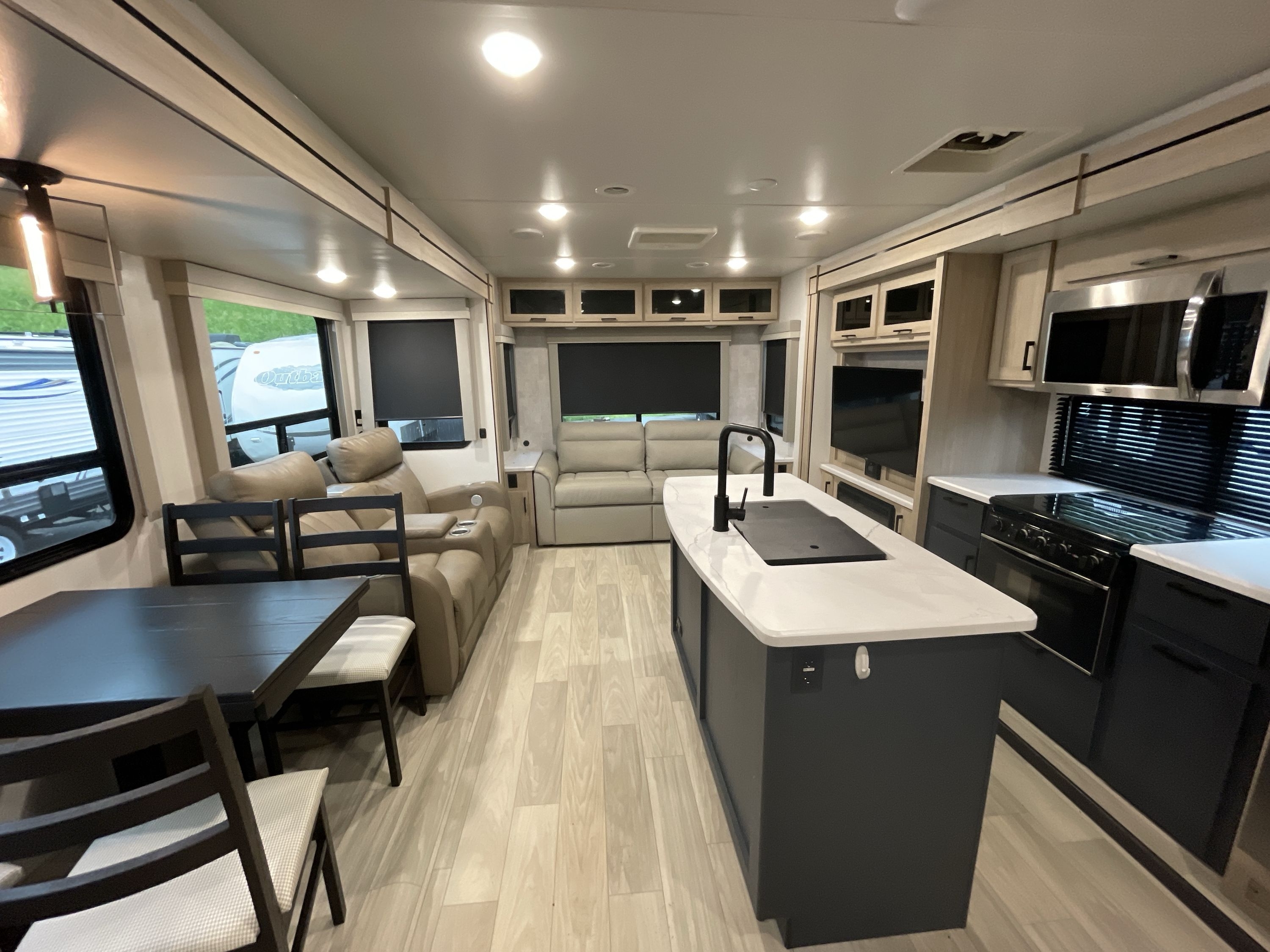 2024 Winnebago VOYAGE 3235RL in fairmont WV
