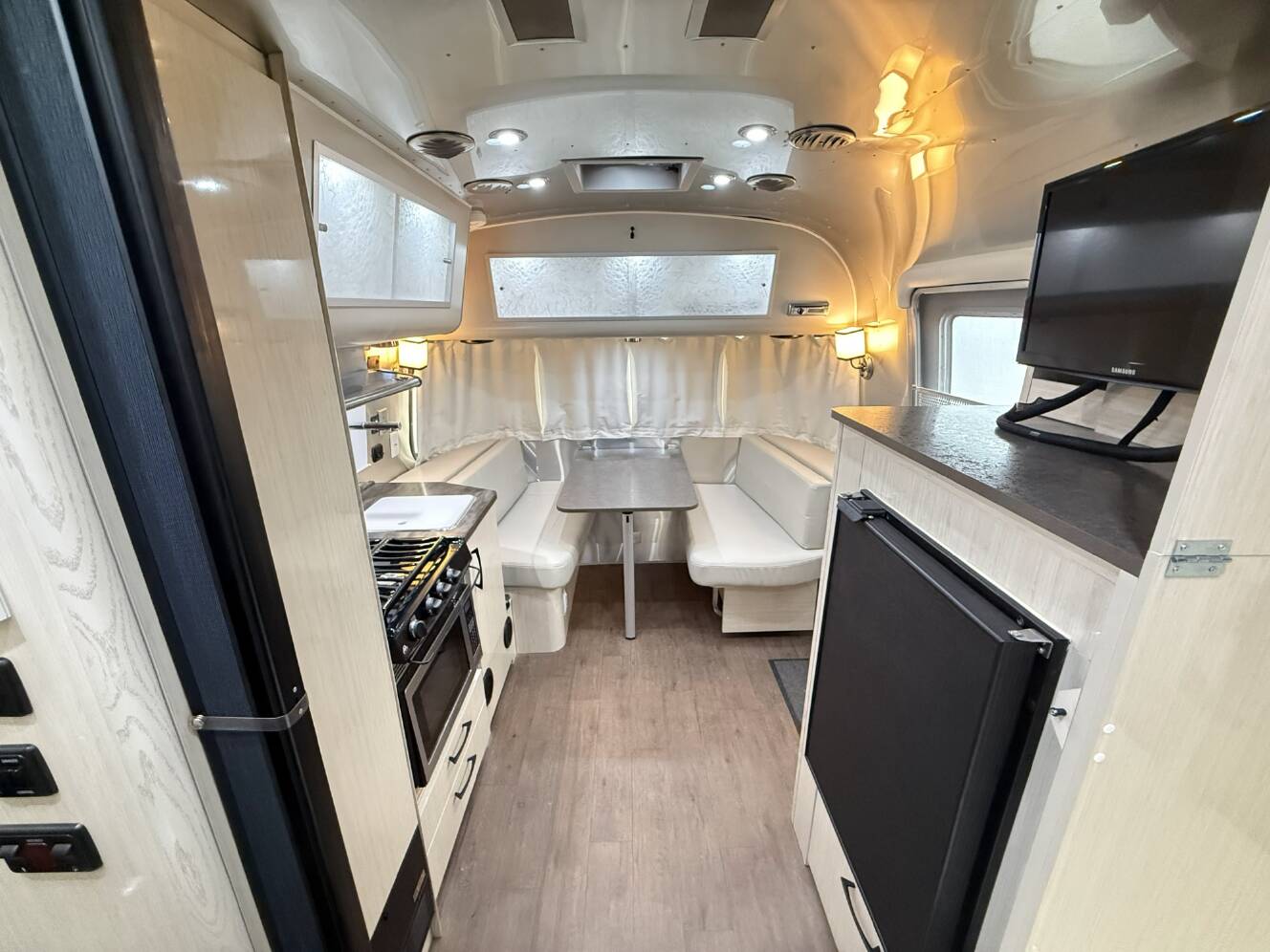 A photo of this 2017 Airstream INTERNATIONAL SERENITY 19CB