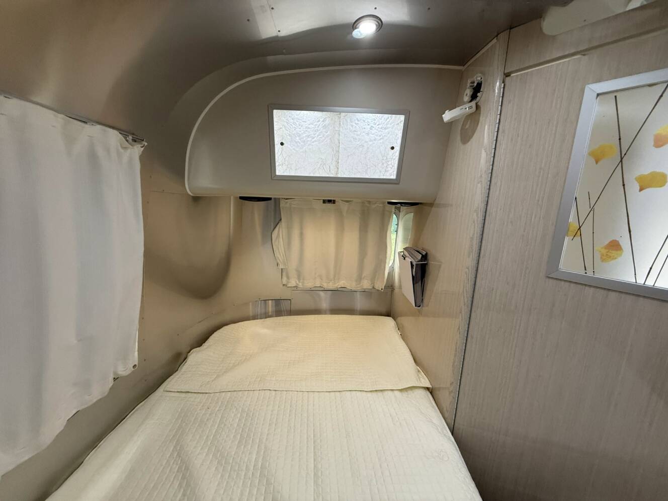 A photo of this 2017 Airstream INTERNATIONAL SERENITY 19CB