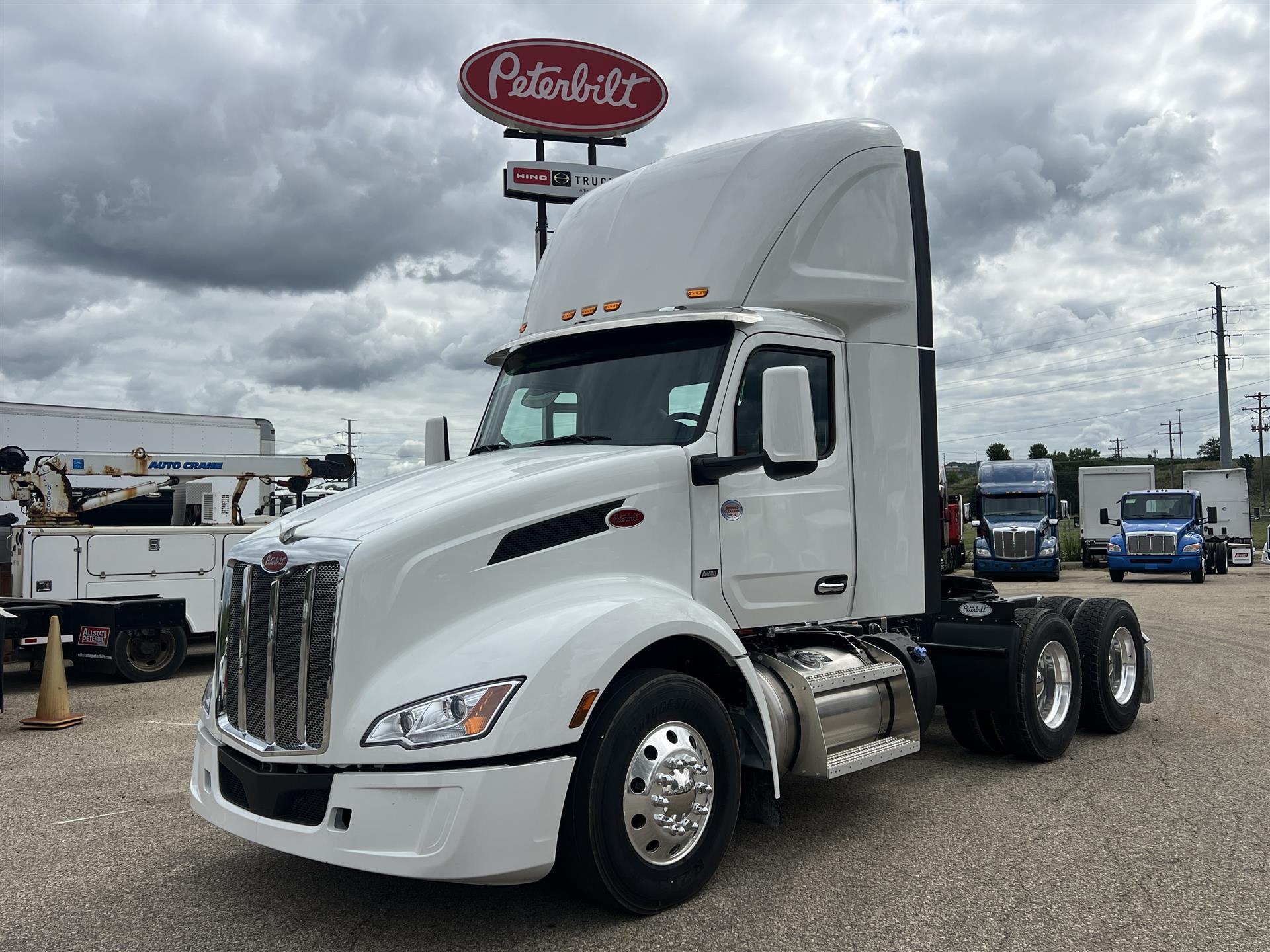 2027 PETERBILT 579 in South Saint Paul, MN