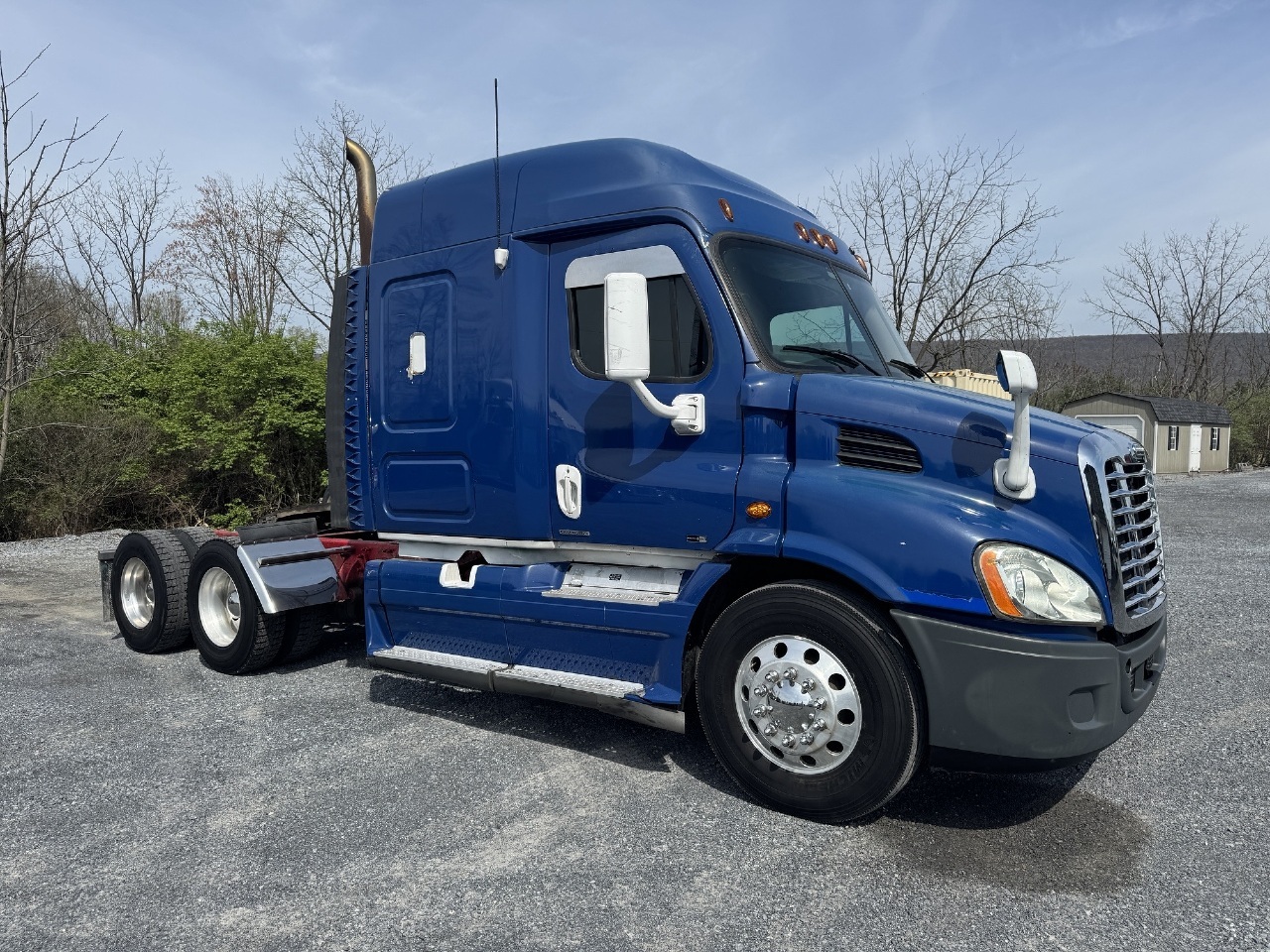 2011 FREIGHTLINER CASCADIA 113 in Bethel, PA