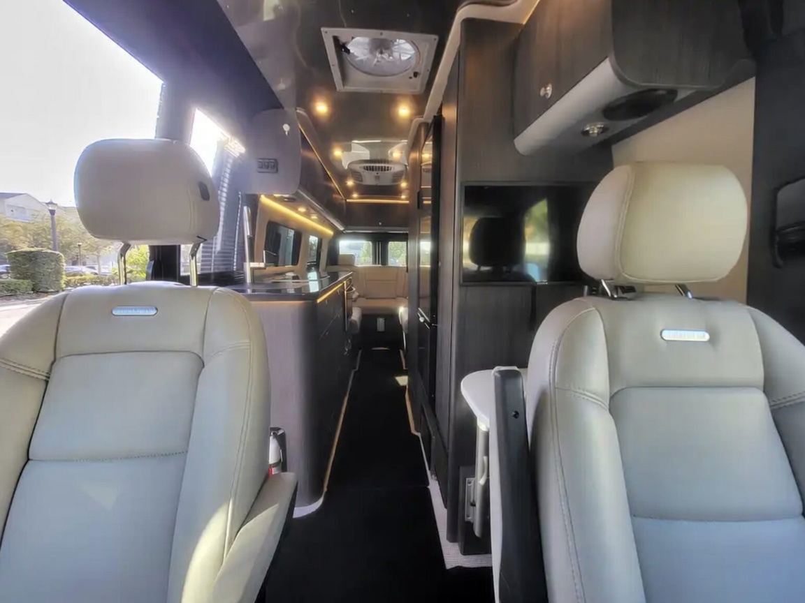 2024 Airstream INTERSTATE 24 GRAND TOUR EXT in orlando FL