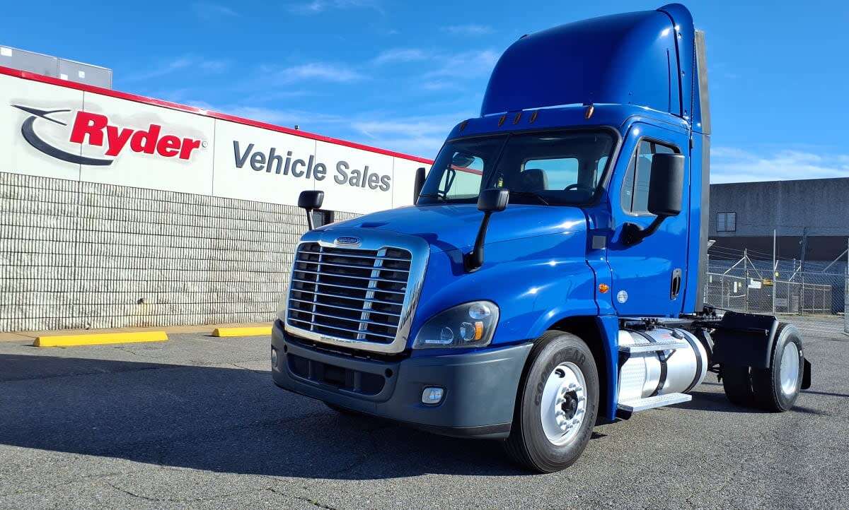 2019 FREIGHTLINER CASCADIA 125 in Memphis, TN