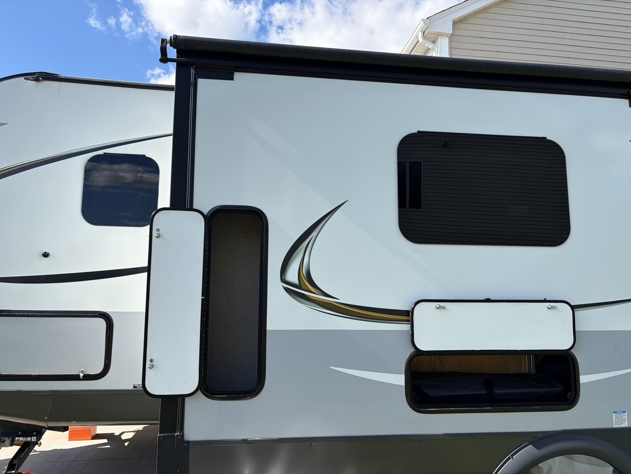 2021 Forest River ROCKWOOD MINI LITE 2509S in hampshire IL