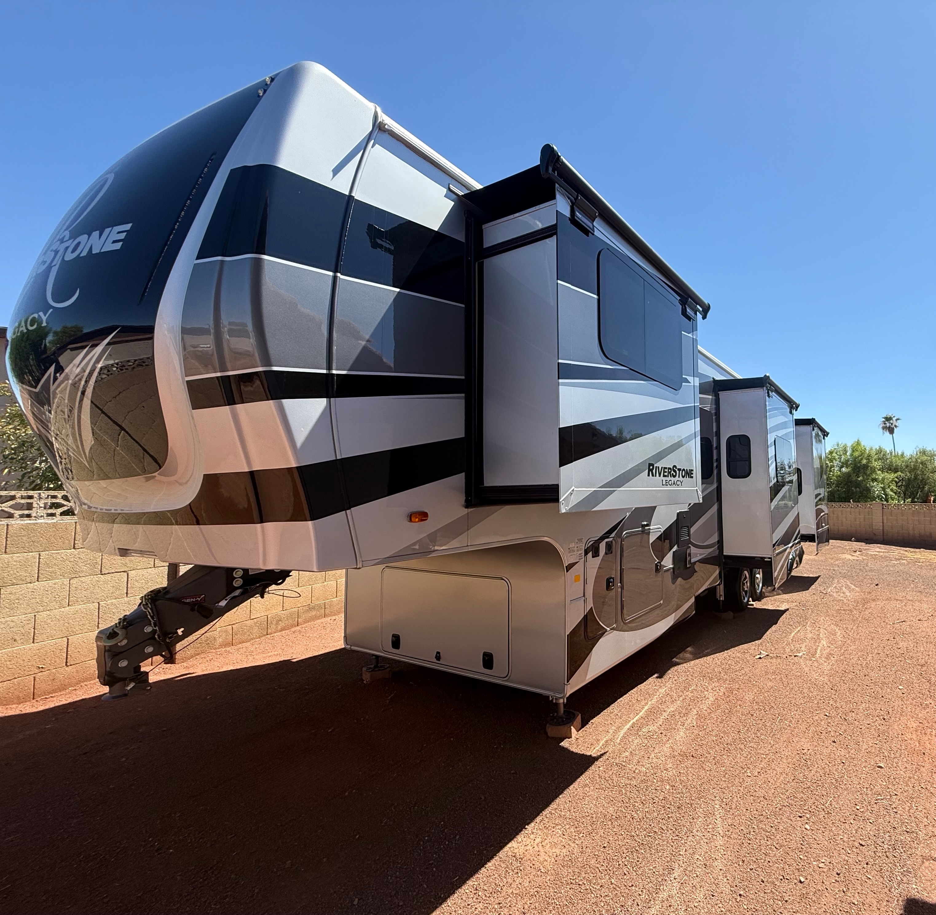 2021 Forest River RIVERSTONE LEGACY 39FK RV