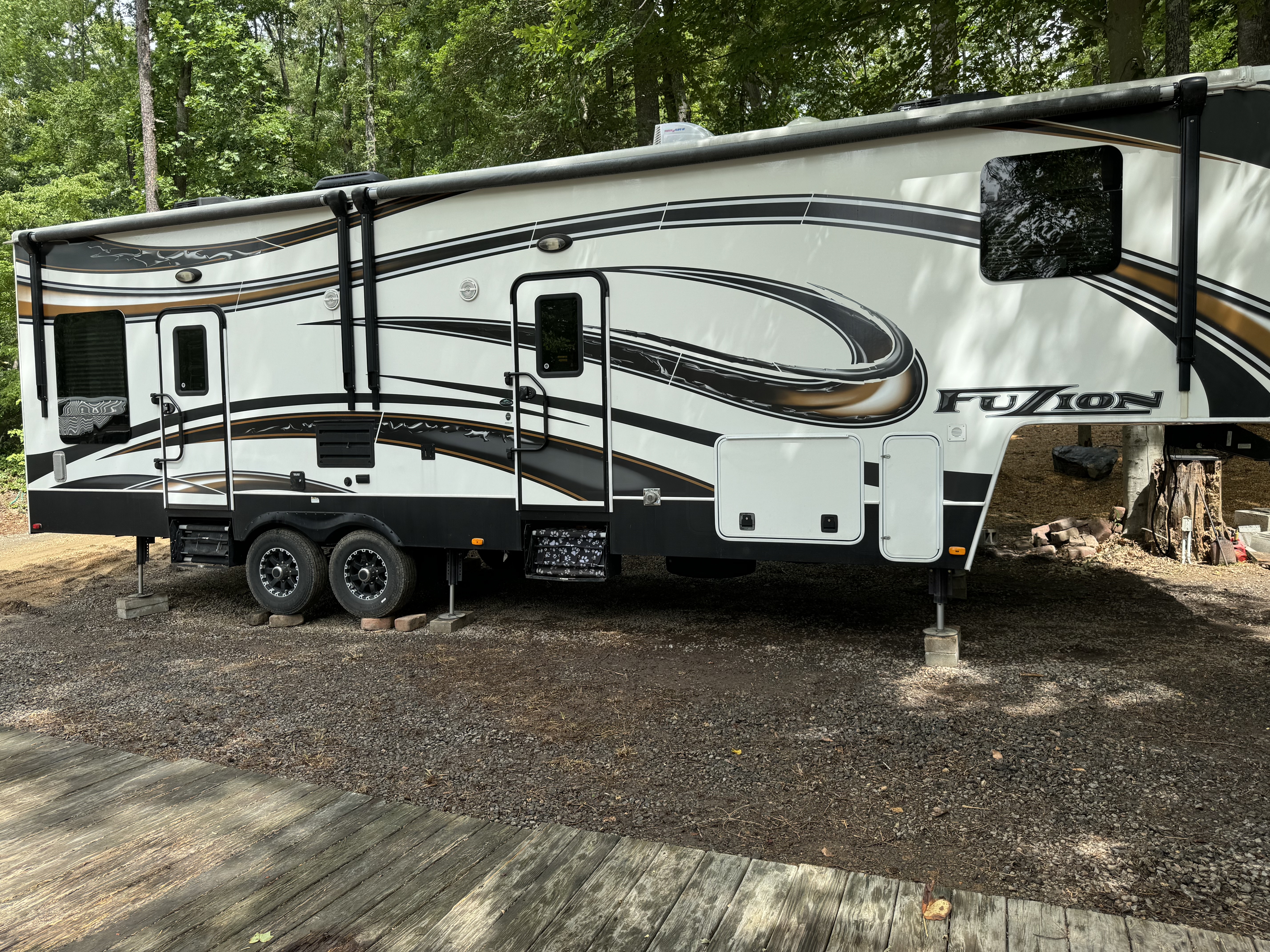 2013 Keystone FUZION 310 in springfield VA