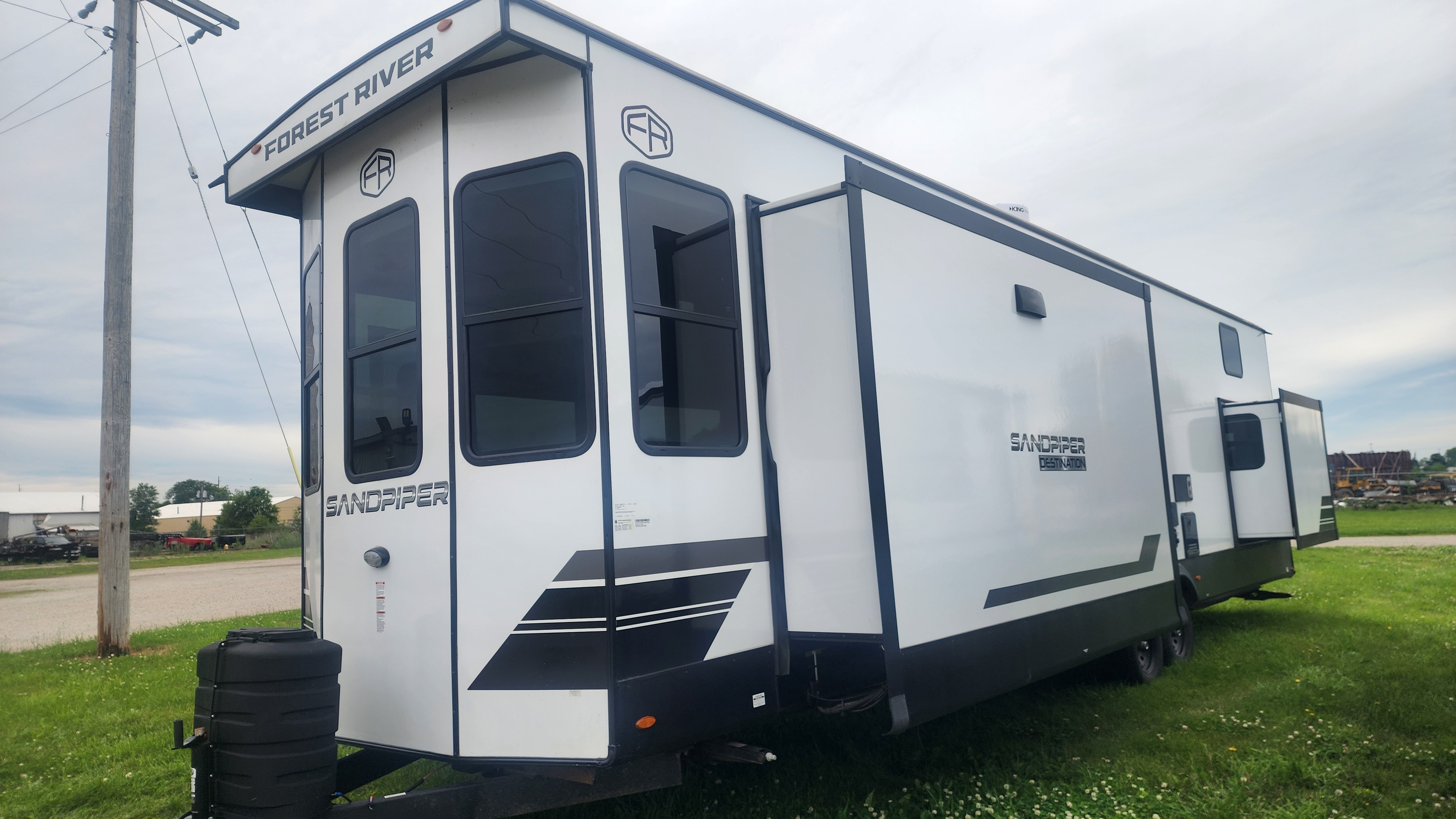 2025 Forest River SANDPIPER DESTINATION 399LOFT RV