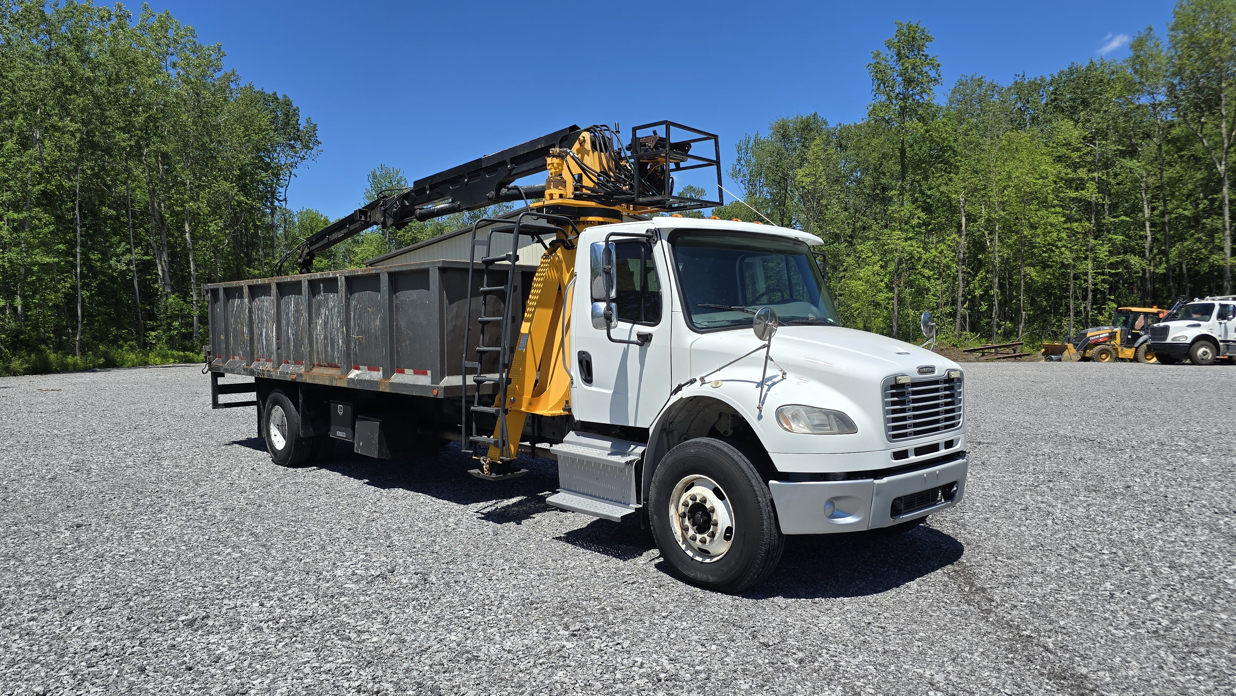2015 FREIGHTLINER BUSINESS CLASS M2 106 in Lockport, NY