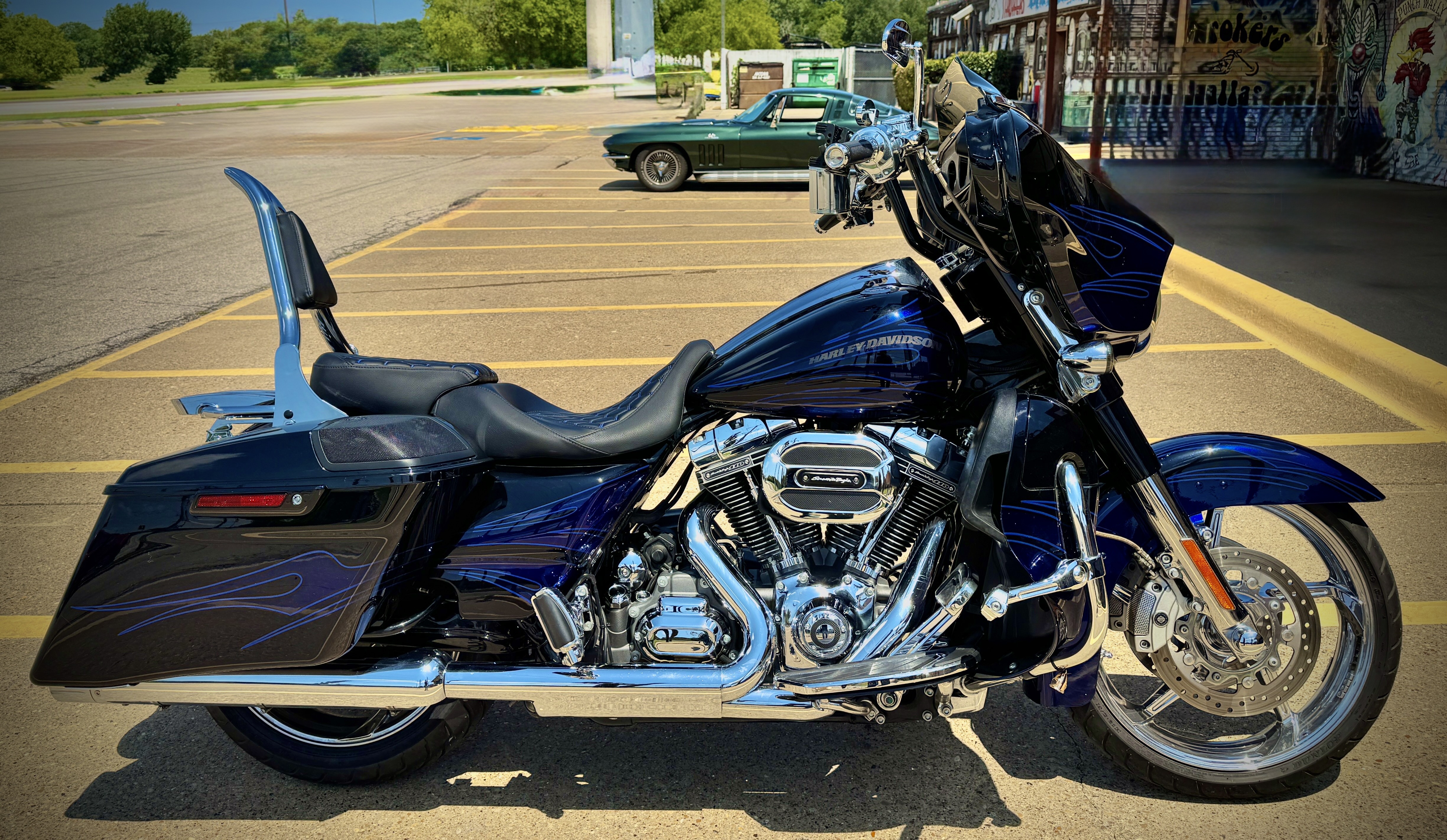 2016 Harley-Davidson CVO™ Street Glide® CVO in Dallas, TX