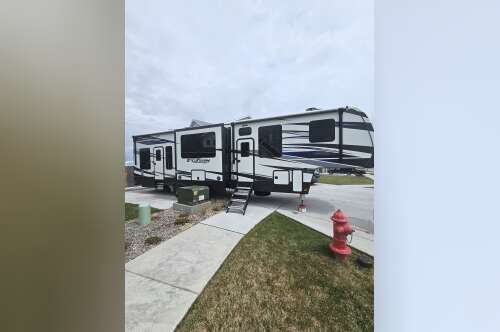 2019 Keystone FUZION 357 in manhattan MT
