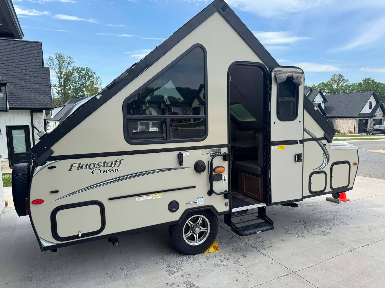 A photo of this 2018 Forest River FLAGSTAFF HARD SIDE T12RBST