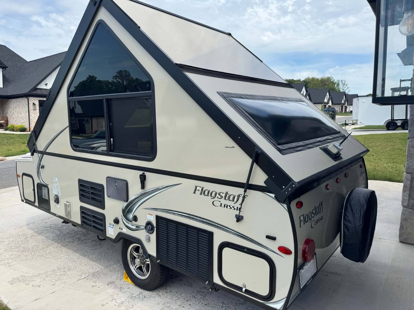 A photo of this 2018 Forest River FLAGSTAFF HARD SIDE T12RBST
