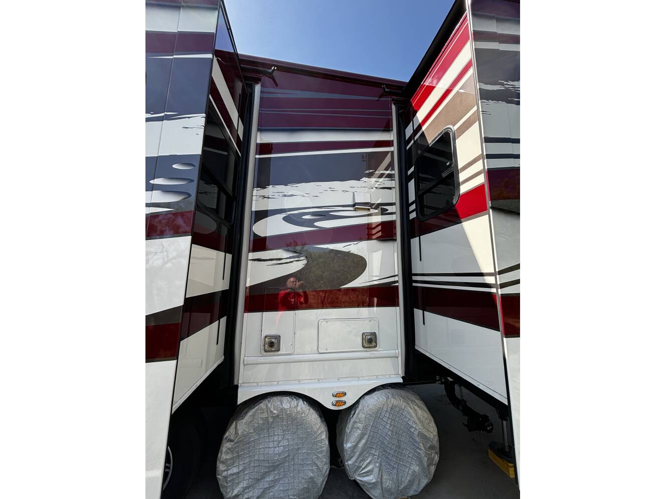 A photo of this 2022 Luxe ELITE 44 FL