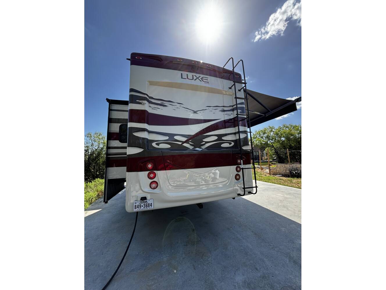 A photo of this 2022 Luxe ELITE 44 FL
