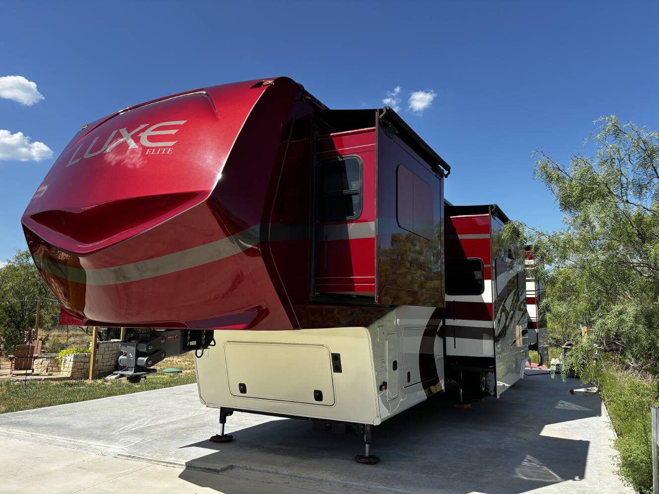 A photo of this 2022 Luxe ELITE 44 FL