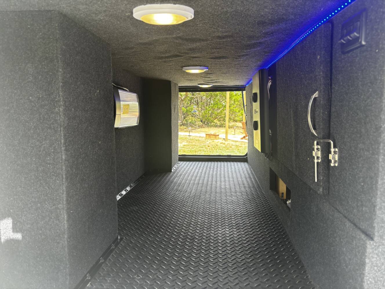 A photo of this 2022 Luxe ELITE 44 FL