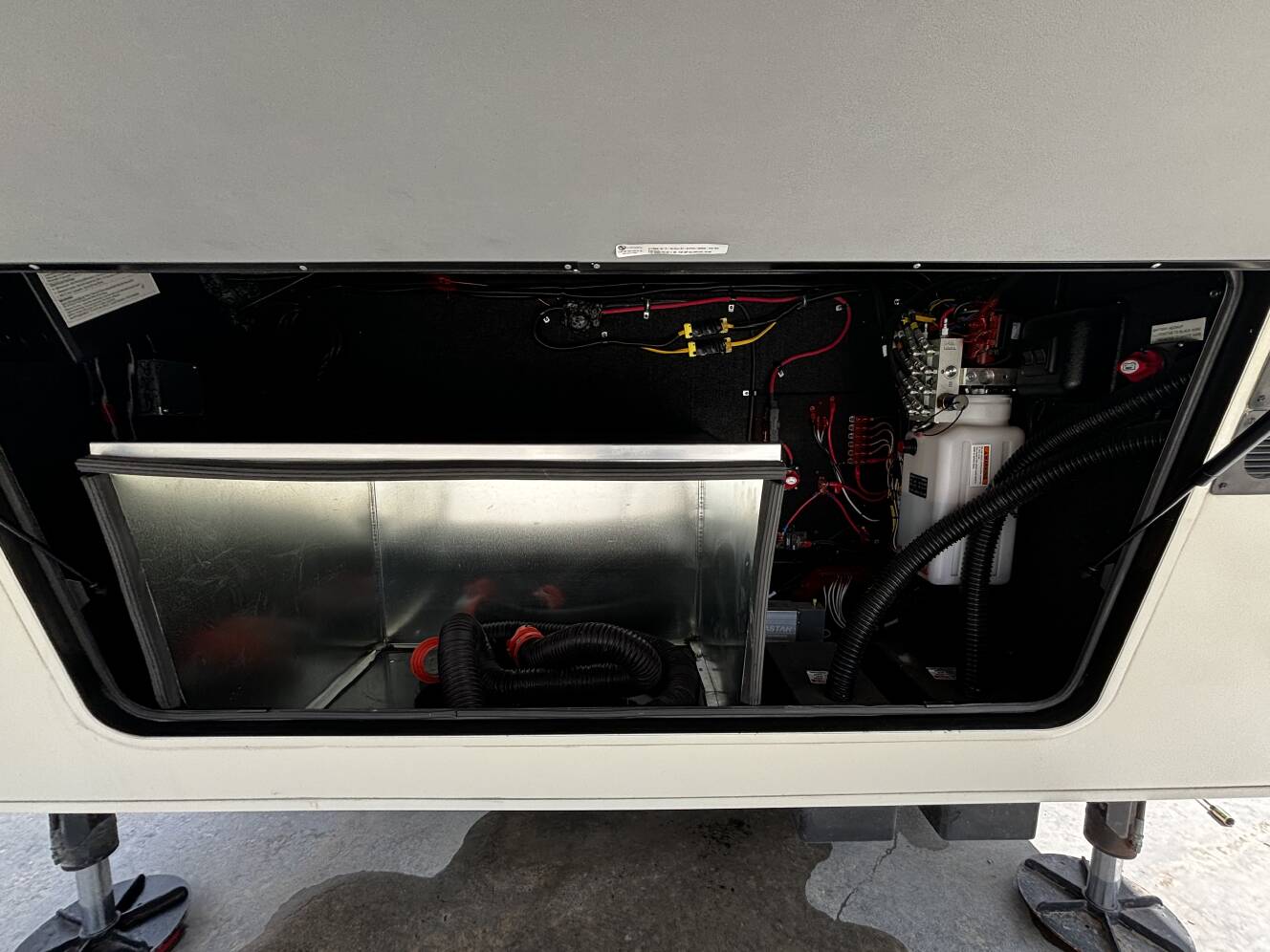 A photo of this 2022 Luxe ELITE 44 FL