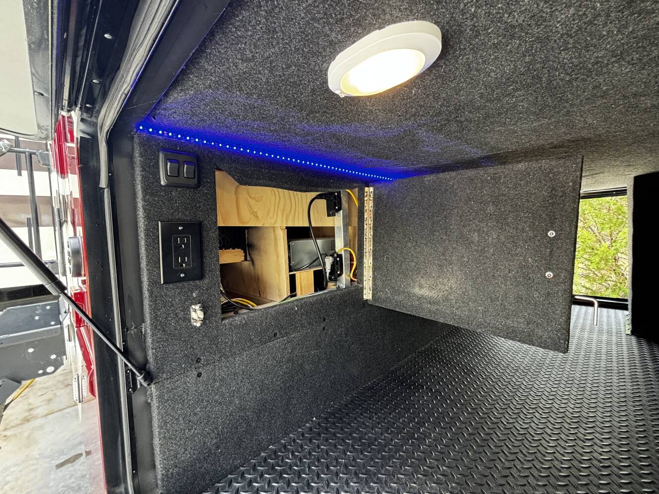 A photo of this 2022 Luxe ELITE 44 FL