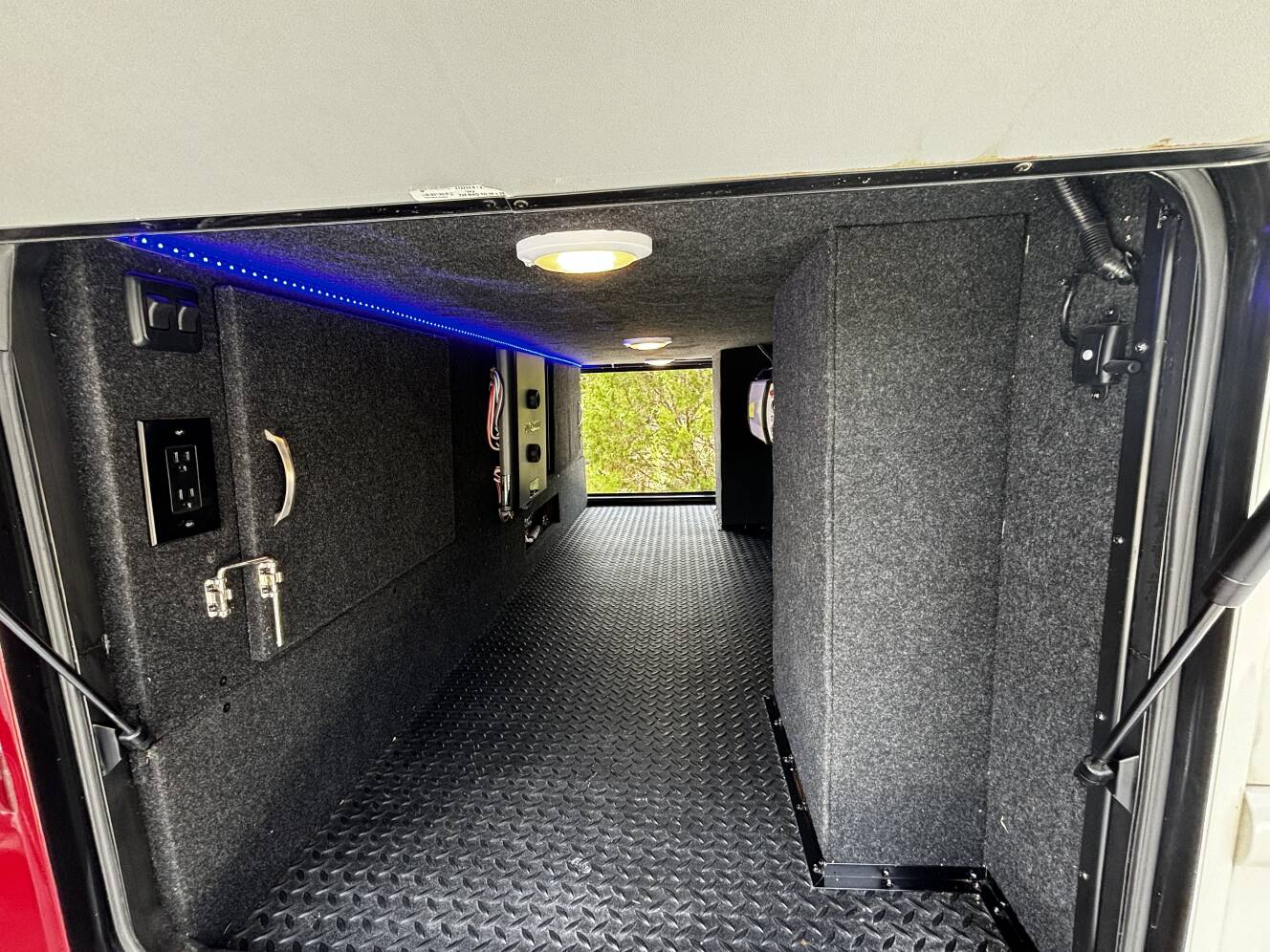 A photo of this 2022 Luxe ELITE 44 FL