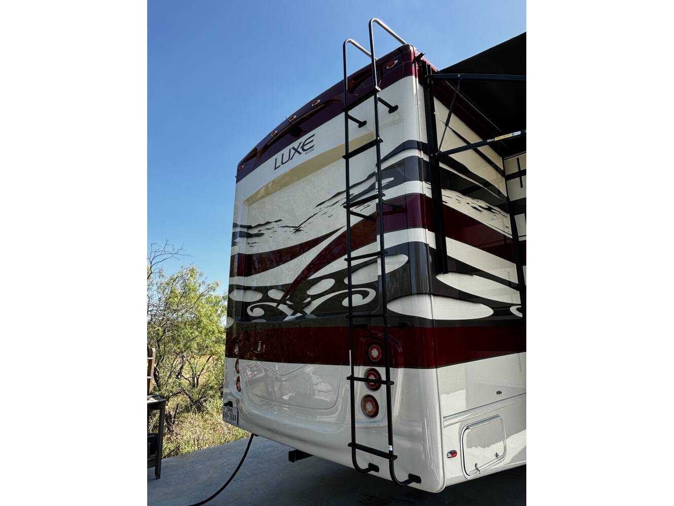 A photo of this 2022 Luxe ELITE 44 FL