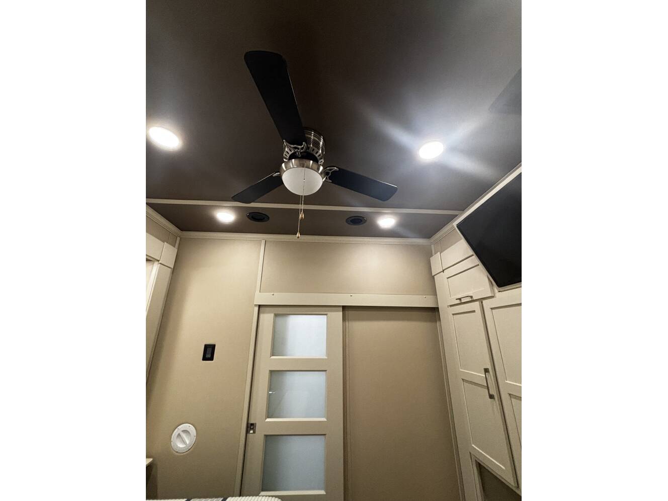 A photo of this 2022 Luxe ELITE 44 FL