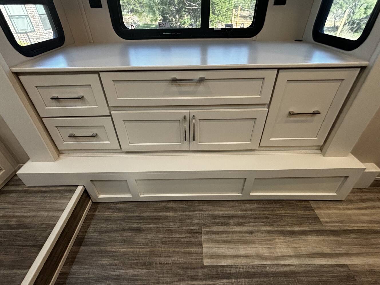 A photo of this 2022 Luxe ELITE 44 FL
