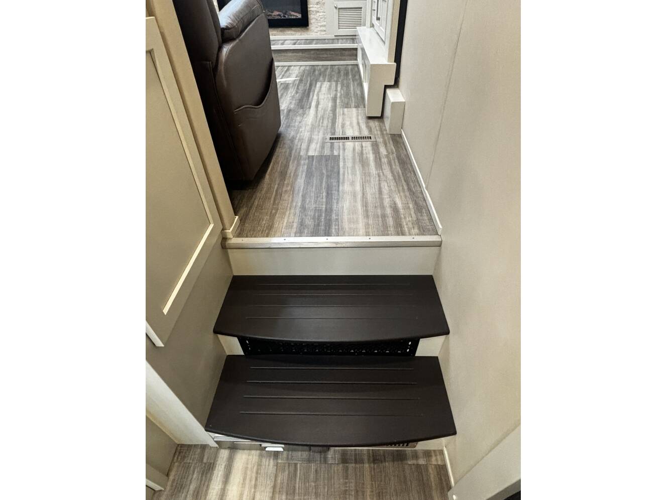 A photo of this 2022 Luxe ELITE 44 FL