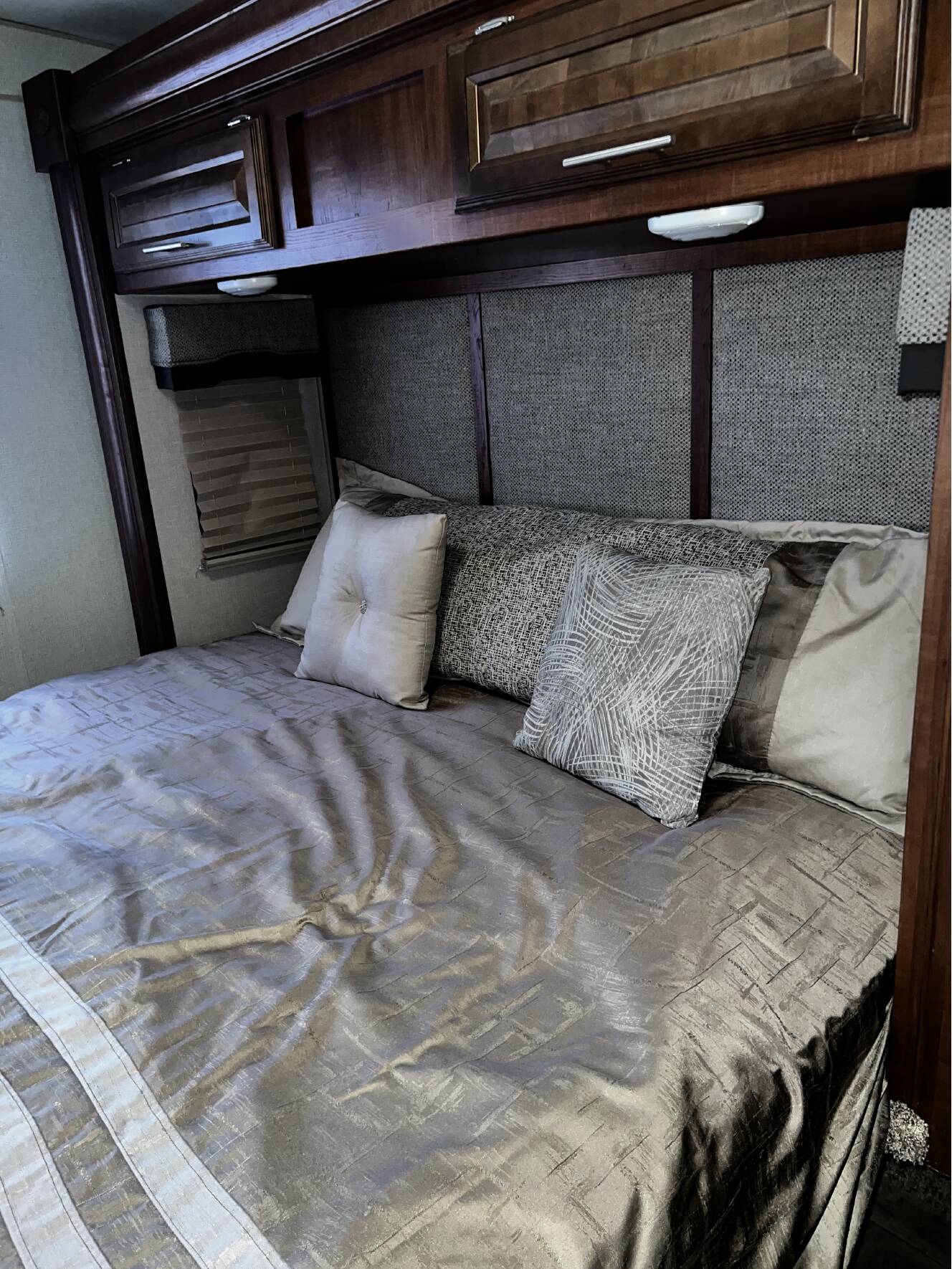 A photo of this 2018 Forest River GEORGETOWN 3 SERIES 30X3