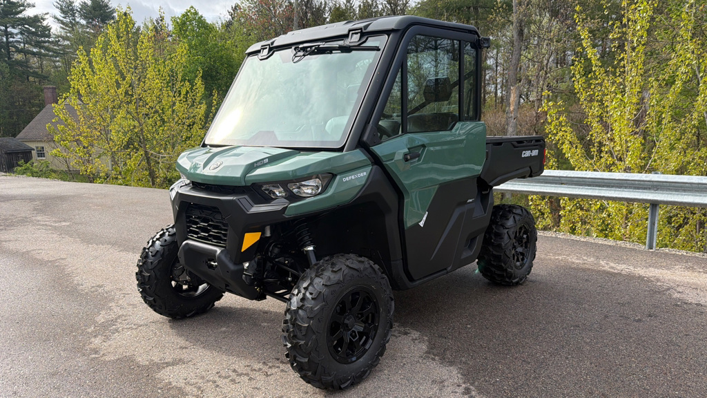 2026 Can-Am DEFENDER DPS CAB HD9 in milford NH