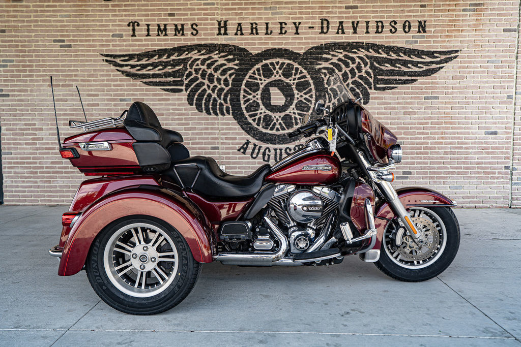 2015 Harley-Davidson Trike FLHTCUTG - Tri-Glide Ultra BASE in Augusta, GA