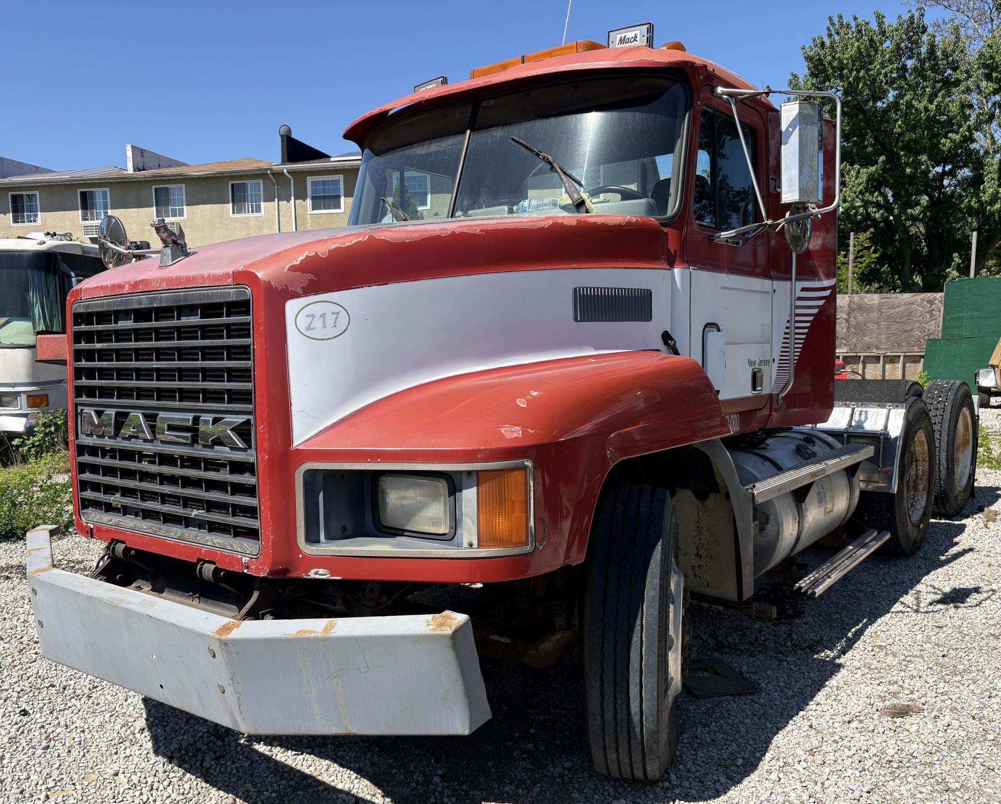 1992 MACK CH600 in Brooklyn, NY