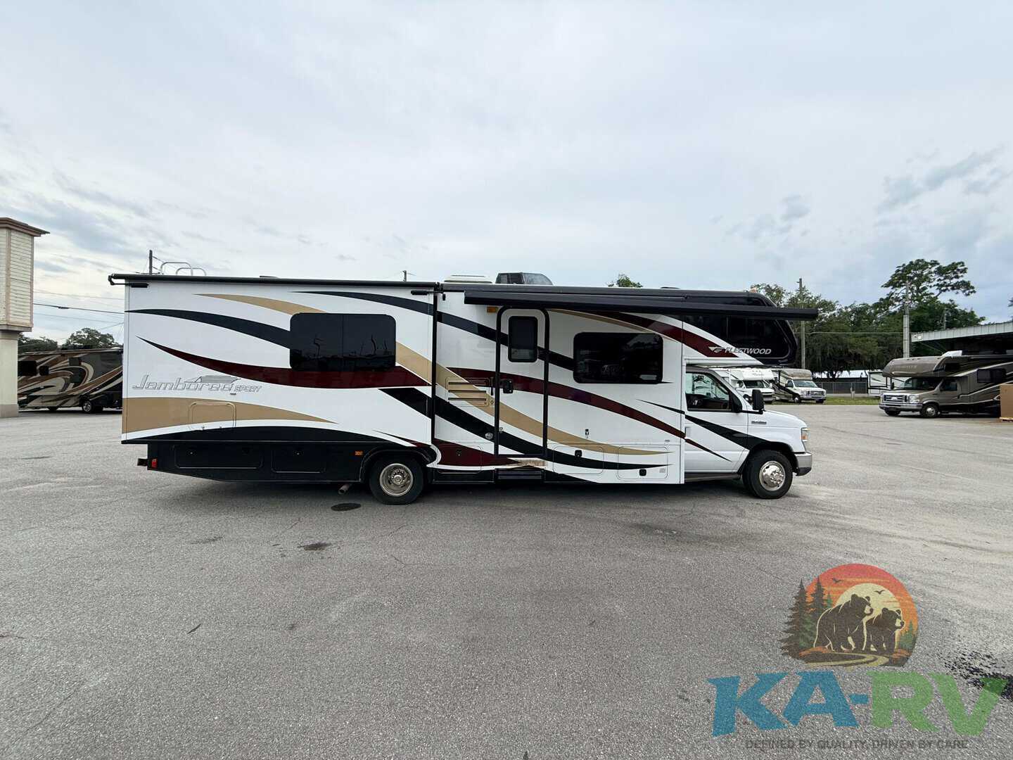 2015 Fleetwood JAMBOREE SPORT 31D in fruitland park FL