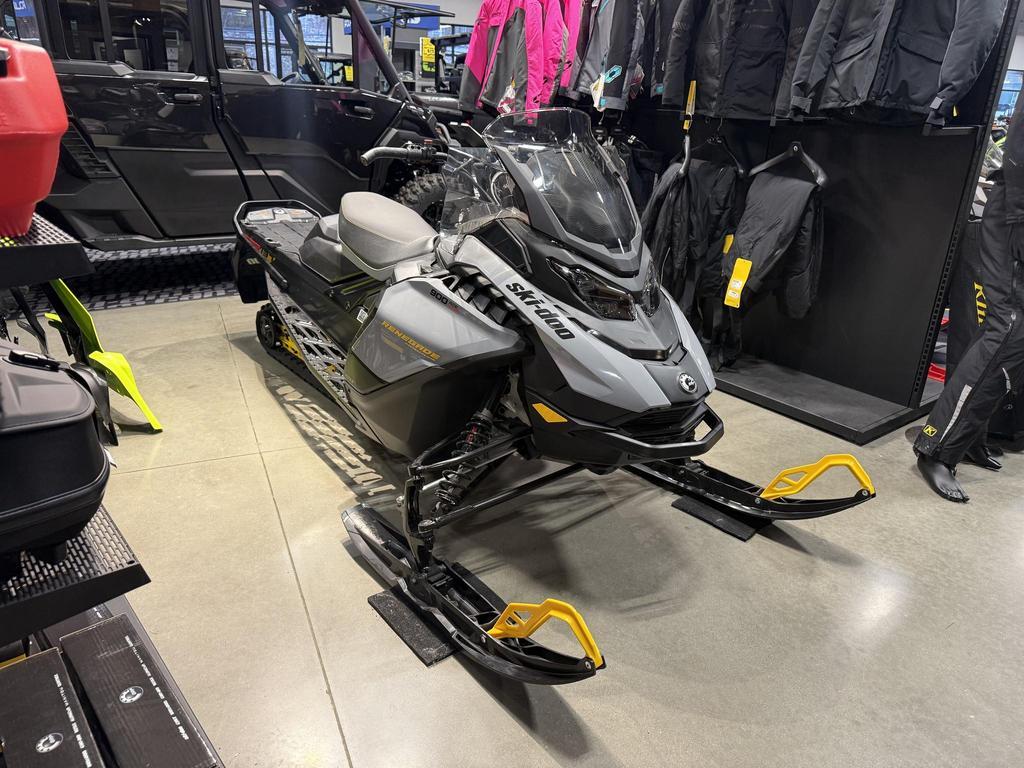2025 Ski-Doo SM REN ADR 9AT GY 137 1.2RS 25 600R E-TEC in vernon CT