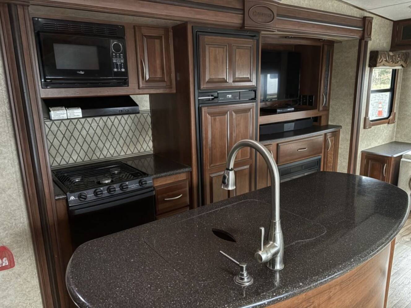 A photo of this 2015 Prime Time Crusader 295RST