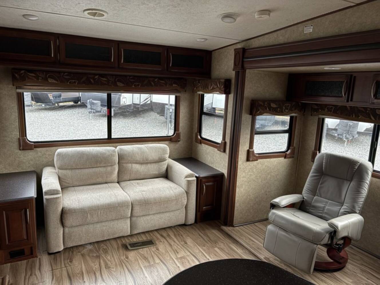 A photo of this 2015 Prime Time Crusader 295RST