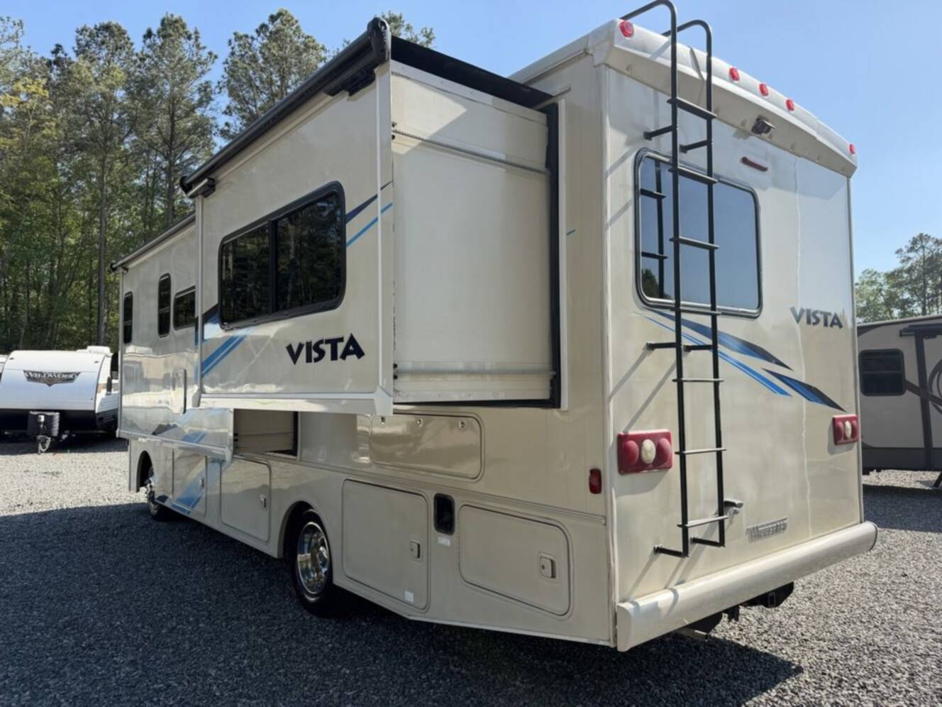 A photo of this 2018 Winnebago Vista 27PE