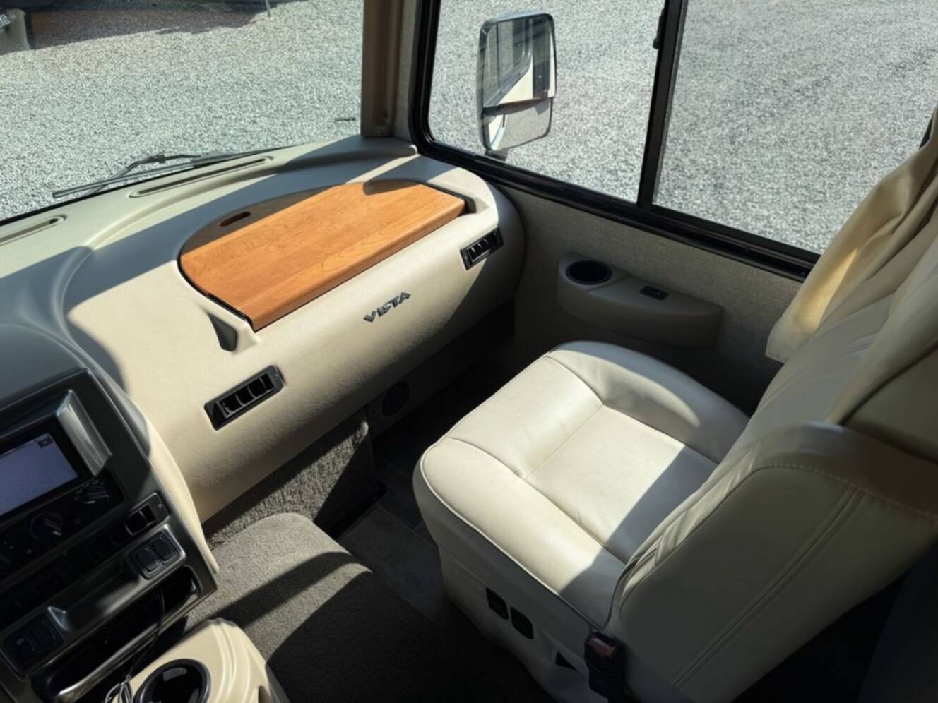 A photo of this 2018 Winnebago Vista 27PE