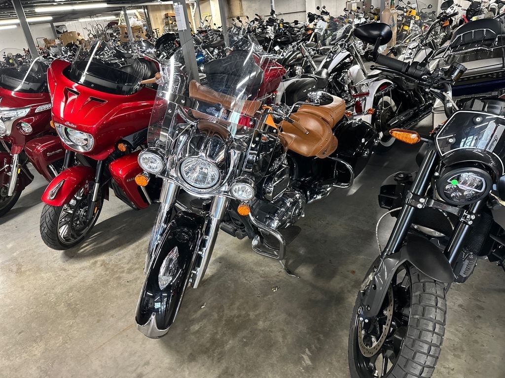 2019 Indian Motorcycle® Springfield® Thunder Black in Augusta, ME