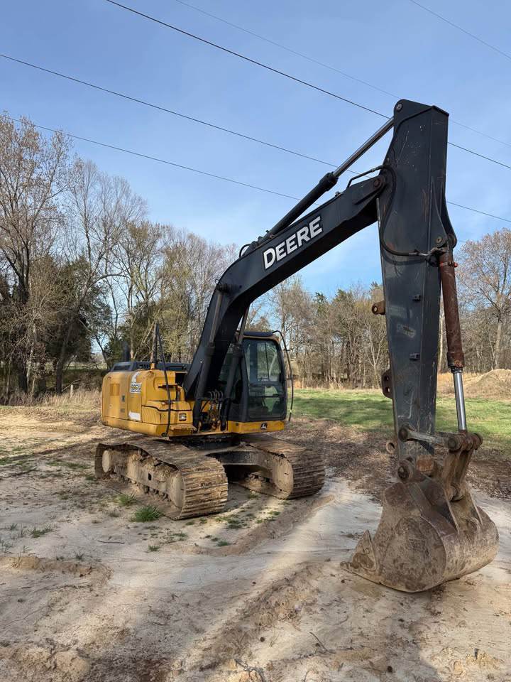 2013 John Deere 160G LC in Little Rock, AR